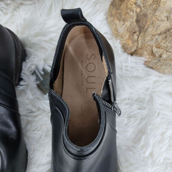 Naturalizer Soul faux leather short booties black - Picture 10 of 13